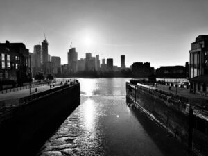 Photographie de l’œuvre Good morning England - Technique : Photographie - Créée par l’artiste Romain Wisniewski en 2023 — Romain Wisniewski, • Photographer Profile